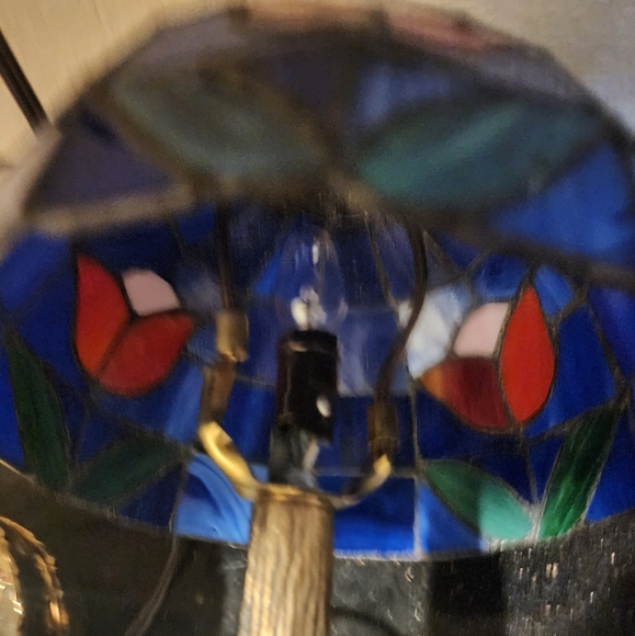 ❤️SOLD❤️ Tiffany Style Stained Glass Accent Table Lamp Tulips! - Picture 7 of 8